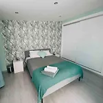 Capistrano Breeze - Luxury Coastal In Capistrano Village, Appartamento Nerja